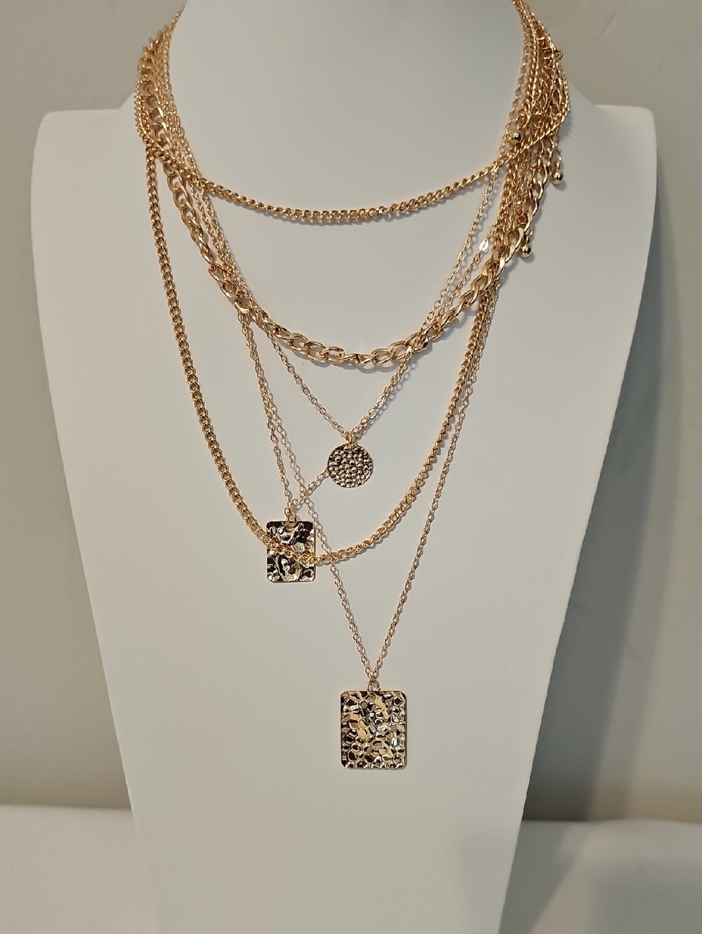 Commense Fashion Jewelry Gold Layered Pendant Necklace with Textured Squares - Picture 3 of 3